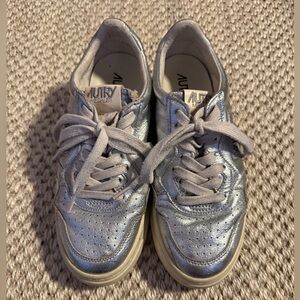 Autry
Medalist Metallic Leather Low-Top Sneakers